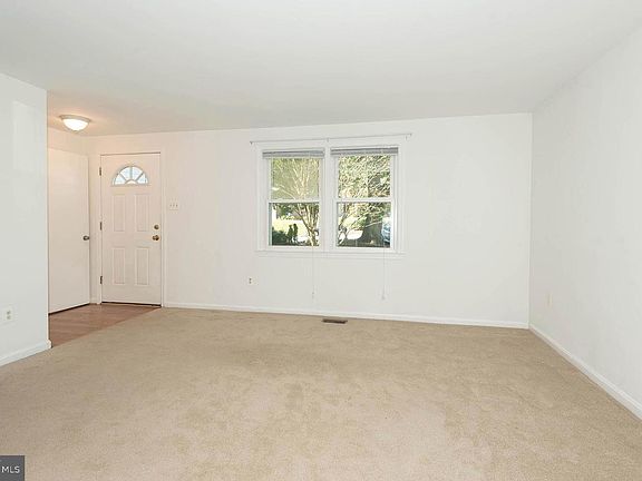 4th image of 3143 Ellenwood Dr