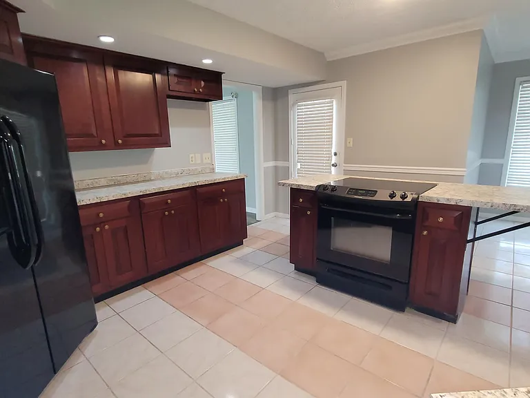 80 Ridgecrest Ct — Photo 9