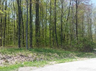 10900 Angela Dr, Kirtland, OH 44094