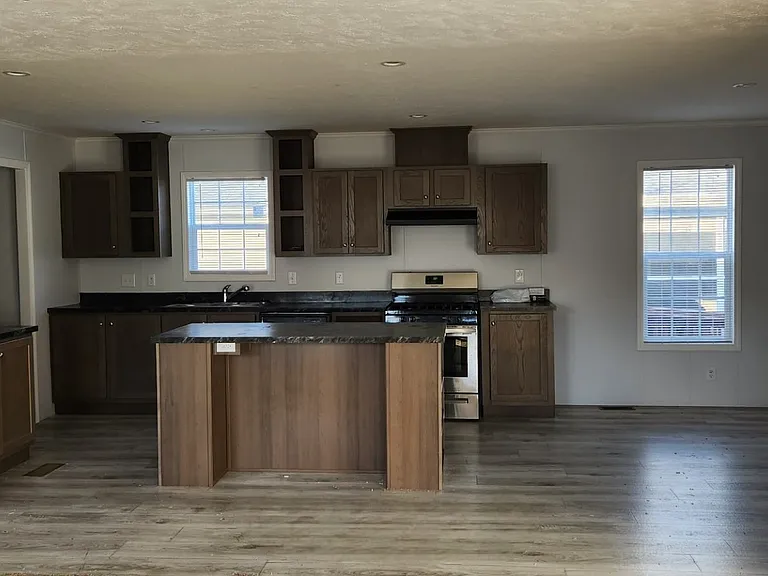 Oak Island Village — Photo 14