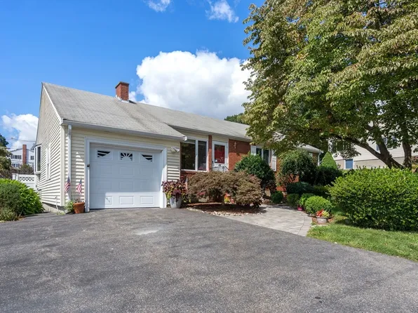 39 Augustus Rd, Waltham, MA 02452
