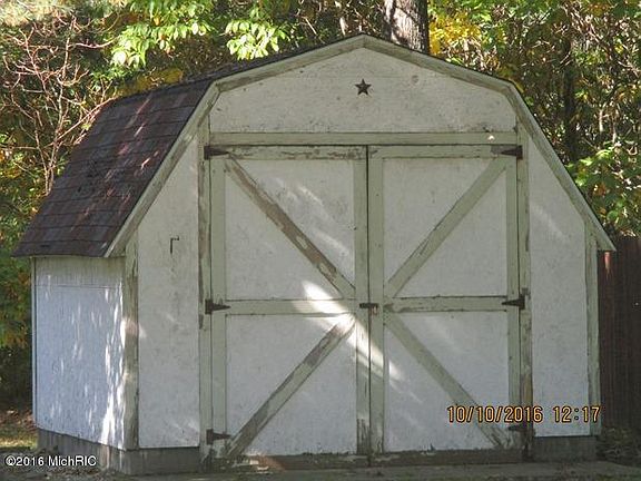 5th image of 1957 N Sheridan Dr
