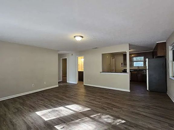 3rd image of 143 Massey Ln #1