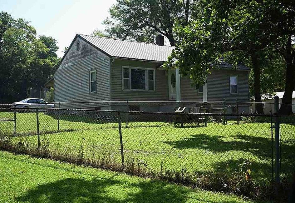 1510 Division St, Rosiclare, IL 62982 Zillow