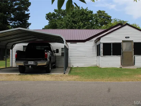 1022 E 4th St, Kennett, MO 63857