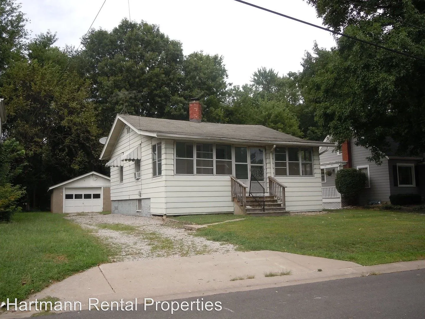 845 Prickett Ave photo 1