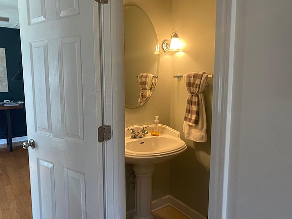 2nd image of 4993 N Hampton Dr SE