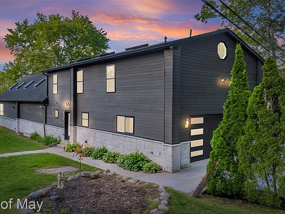 2nd image of 10890 Hillway Dr