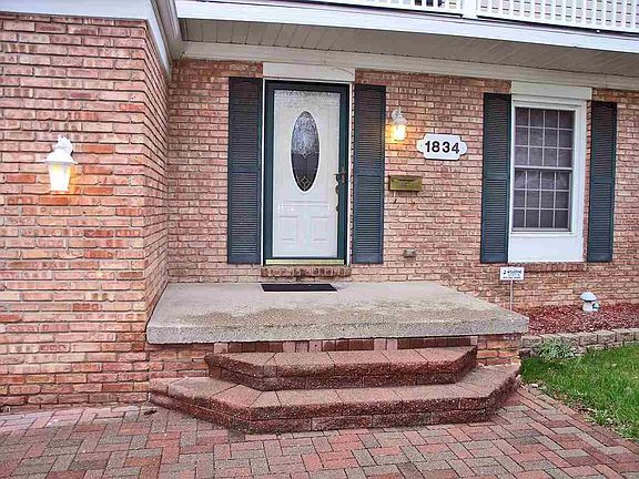 2nd image of 1834 Laurel Oak Dr