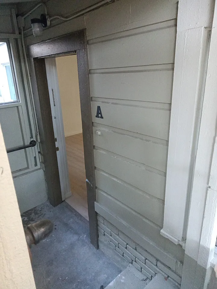 Studio, 385 sqft, $1,220 — Photo 1