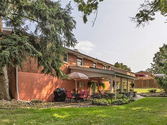 3rd image of 607 Westland Dr
