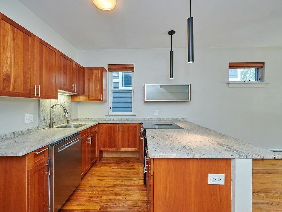 1st image of 3-11 Blackstone St #3-1