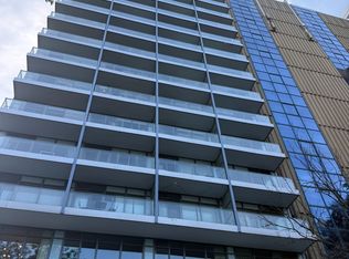 210 Simcoe St #2009, Toronto, ON M5T 0A9
