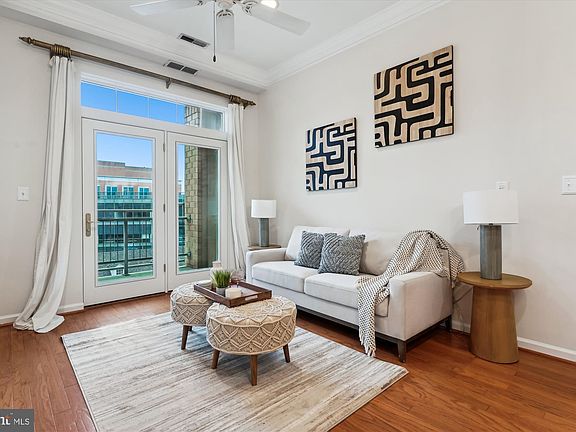 4th image of 309 Holland Ln Unit 322