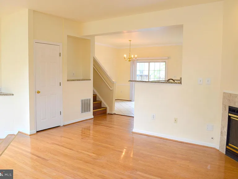 6863 Drifton Ct — Photo 4