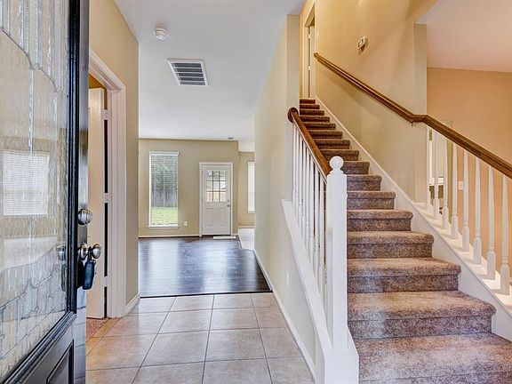5th image of 5919 Pine Arbor Dr