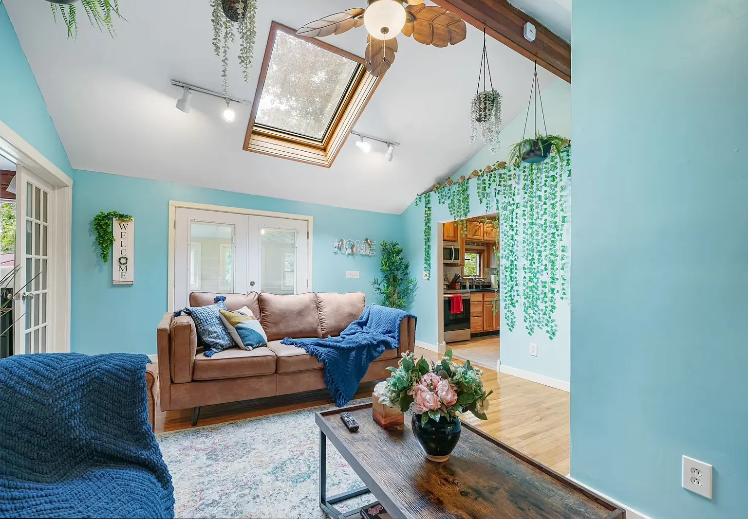 3 bed, 1276 sqft, $3,150 — Photo 3