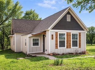 411 W Springer Ave, Guthrie, OK 73044