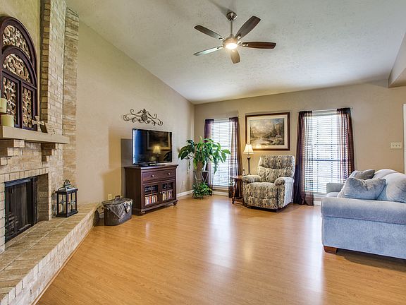 5th image of 3025 Newcastle Ct