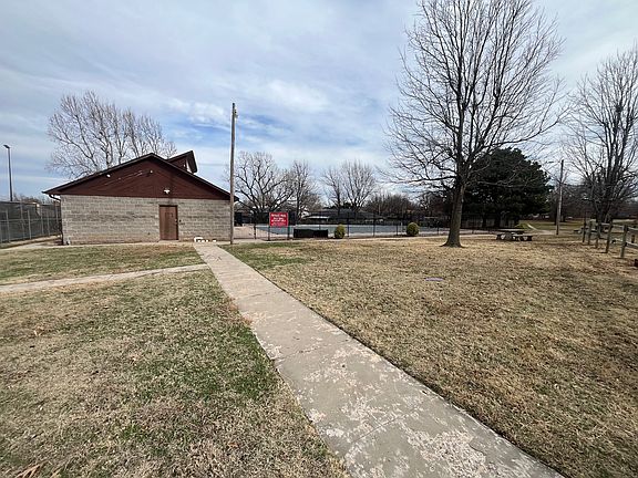 3rd image of 8725 Rolling Green Ave