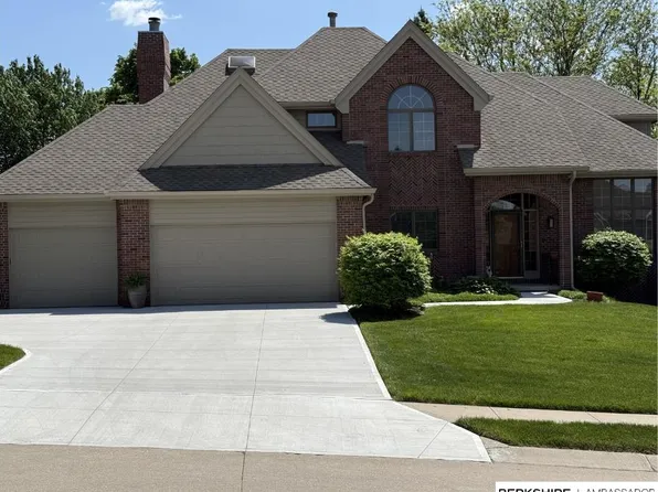15917 Lamp Cir, Omaha, NE 68118