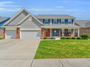 20173 Sagebrush Dr, Brownstown Township, MI 48183