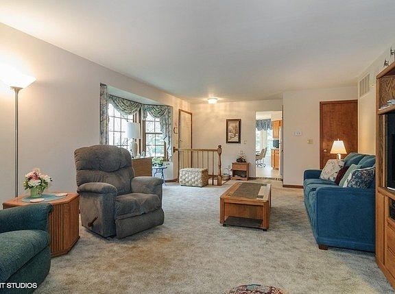 3rd image of 521 Bradbury Ln #521