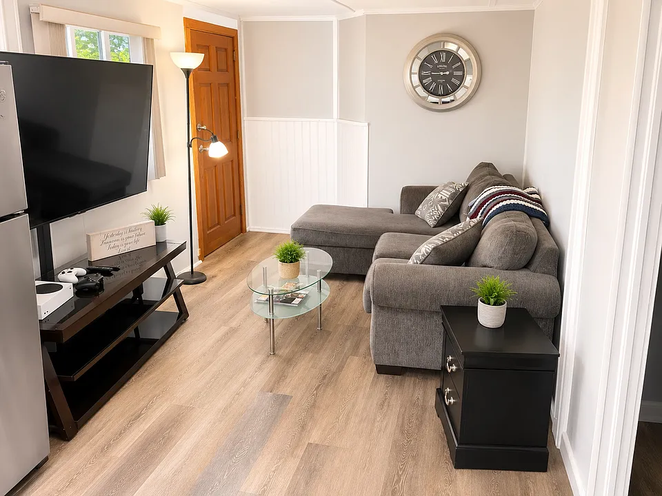 720 6th Ave SW