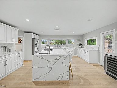 1572 Santa Anita Dr, Las Vegas, NV 89119, photo 4