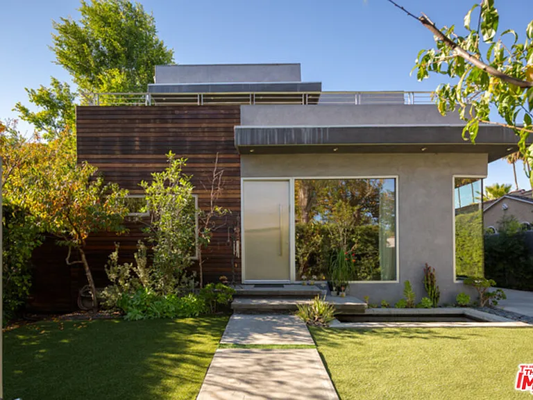 459 N Flores St — Photo 3