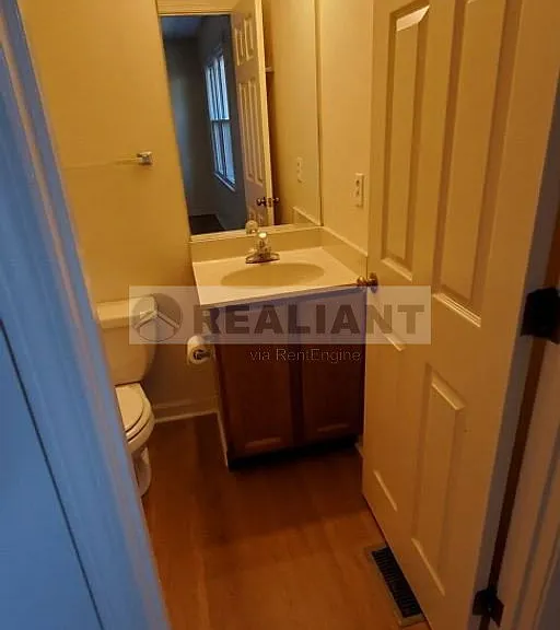 1412 Ritchie Ct — Photo 2