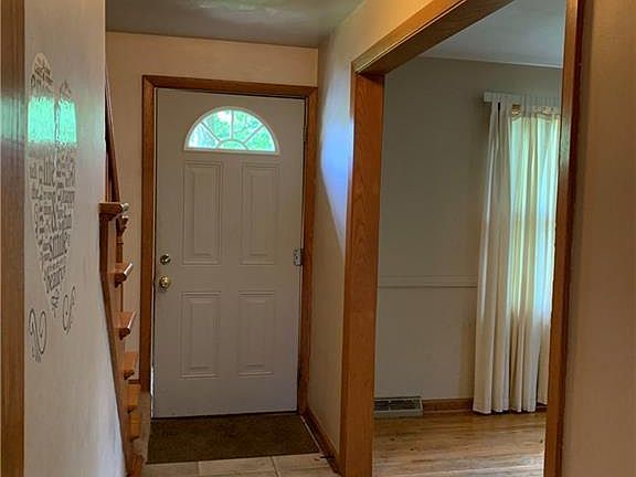 2nd image of 4535 Aspen Dr