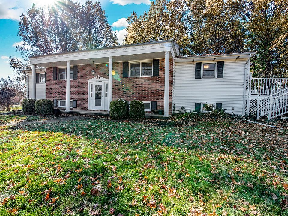 1st image of 311 Pickering Dr