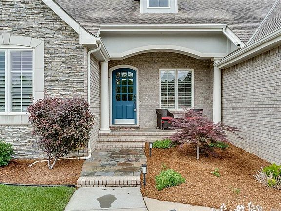 3rd image of 2529 N Rosemont Ct