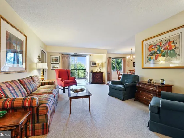 5903 Mount Eagle Dr APT 406, Alexandria, VA 22303