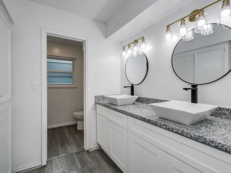 674 Ravensworth Dr — Photo 39