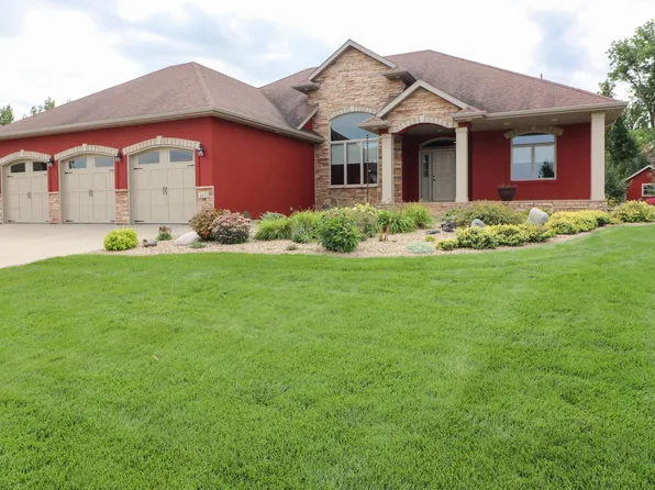 4473 66th St S, Fargo, ND 58104