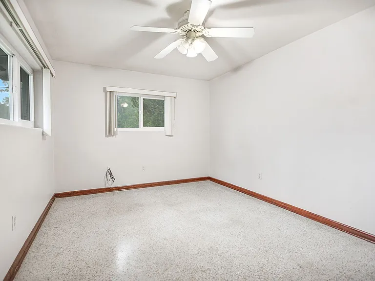 1820 NW 10th St — Photo 54