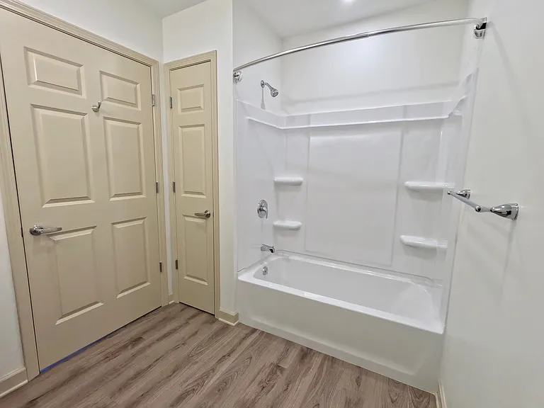 406 Delaware Ave #204 — Photo 8