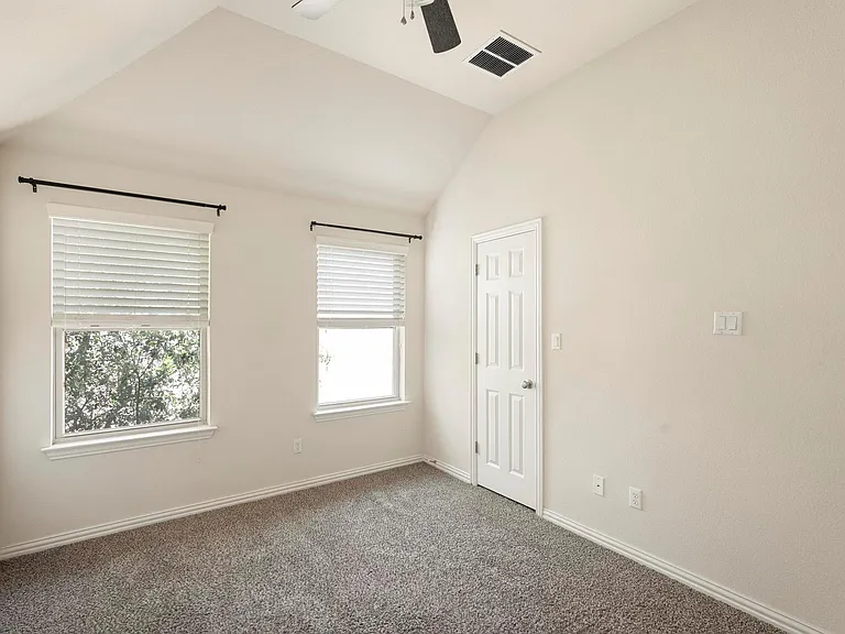 272 Nantucket Cir — Photo 23