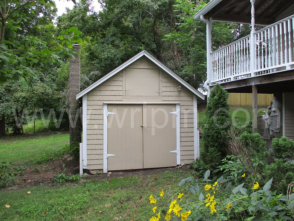 2nd image of 13 Coombs St