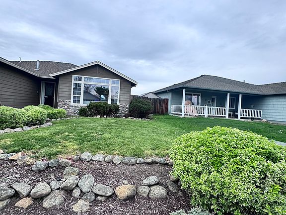 3rd image of 2325 Devonshire Pl