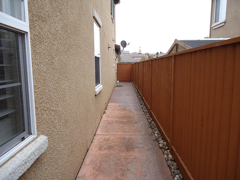 4992 Beach Wood Ct — Photo 46