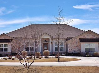 1404 Cactus Dr, Levelland, TX 79336