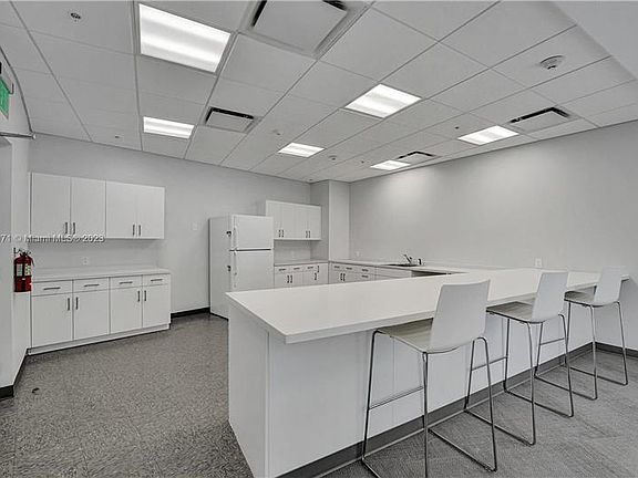 4th image of 600 Three Islands Blvd APT 1702