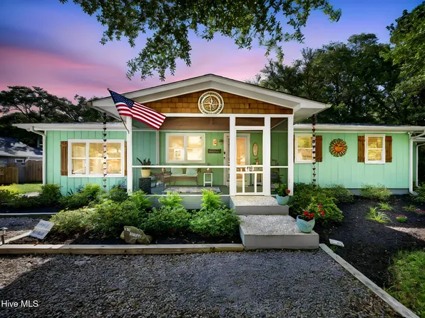 118 NE 19th Street, Oak Island, NC 28465