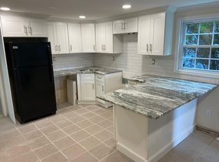 313 Prairie Dr, North Babylon, NY 11703