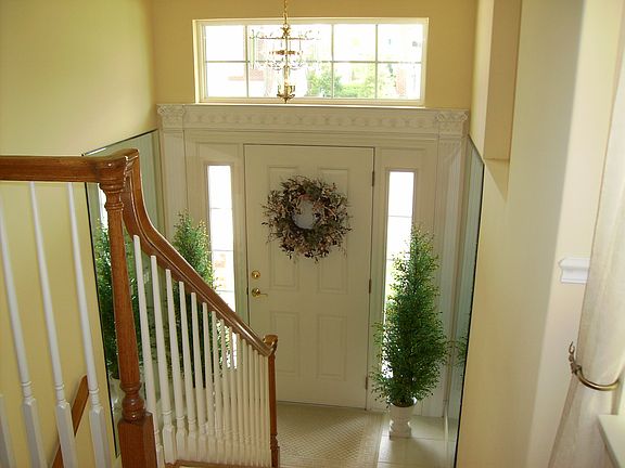 2nd image of 169 Sunset Cir N
