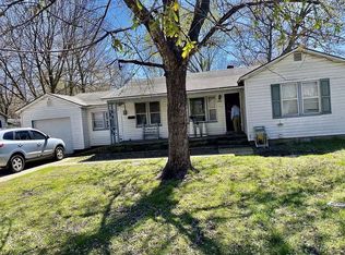 1605 Horseshoe Dr, Springdale, AR 72762