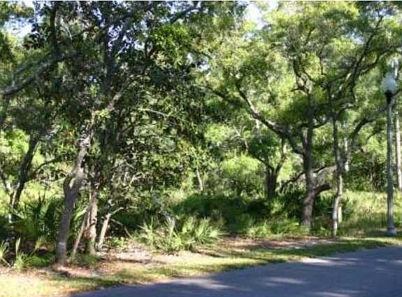 2nd image of Waters Edge Dr